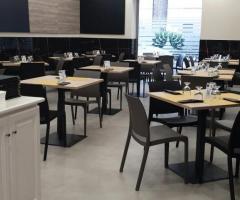 Sedie Impilabili in Polipropilene per Bar Pub Ristorante Esterno Interno - 2