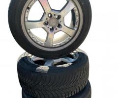 4 pneumatici invernali 255/50 R19 con cerchi in lega Mercedes