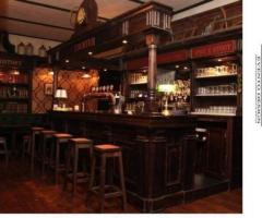 Progettazione e realizzazione chiavi in mano di pub in diversi stili: