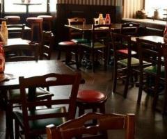 Progettazione e realizzazione chiavi in mano di pub in diversi stili: