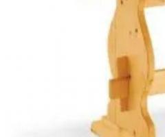 Angolo panca con cassonetto e tavolo con sedie