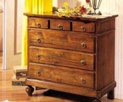 Comoncino in legno di pioppo massello.